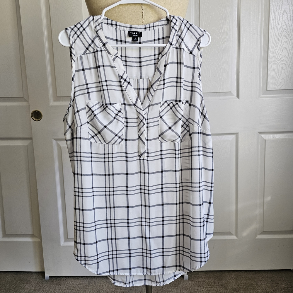 Torrid Black and White Plaid Sleeveless Blouse